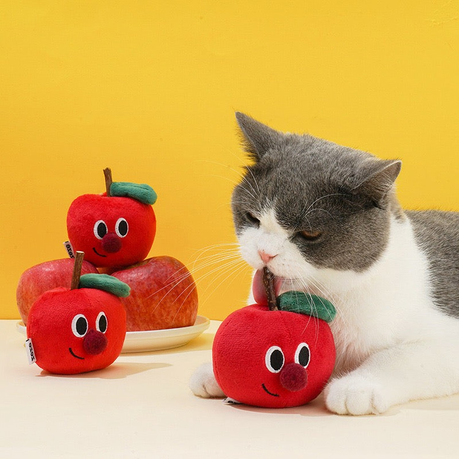 Cat Apple Matatabi Toy